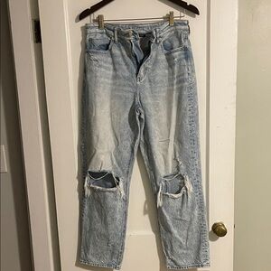 American Eagle Outfitters women’s Light Blue Ripped Jeans